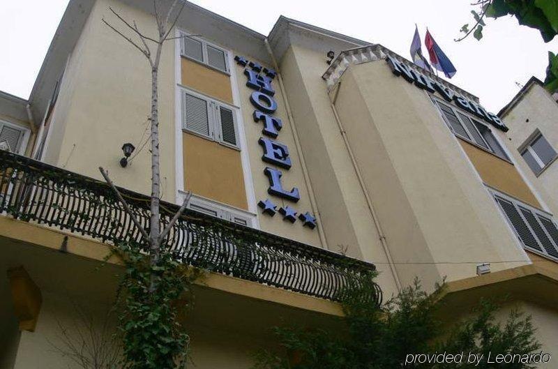 Art Hotel Nirvana Tirana Exteriör bild
