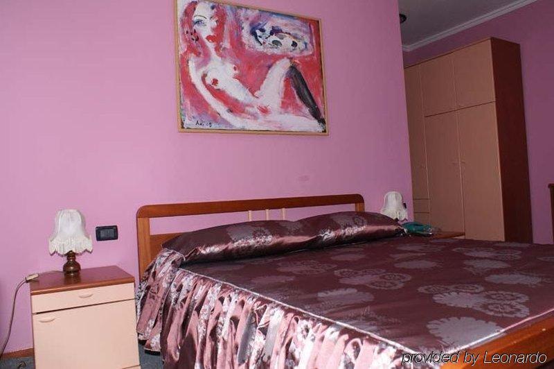 Art Hotel Nirvana Tirana Rum bild