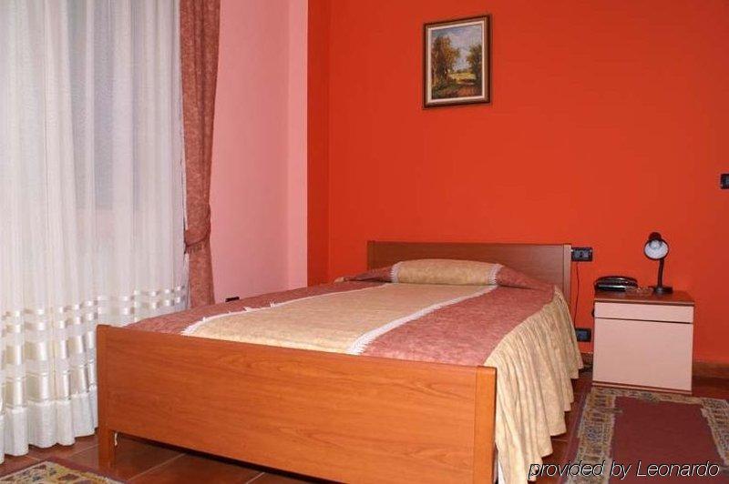 Art Hotel Nirvana Tirana Rum bild