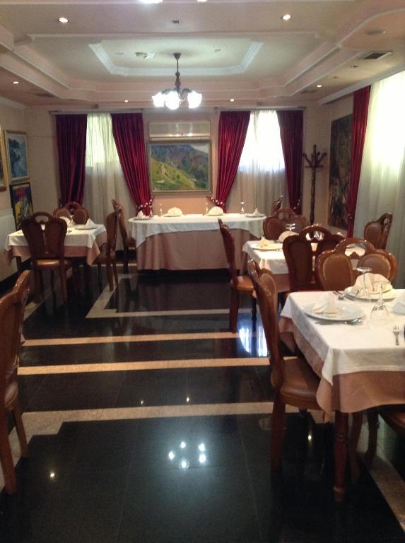 Art Hotel Nirvana Tirana Restaurang bild