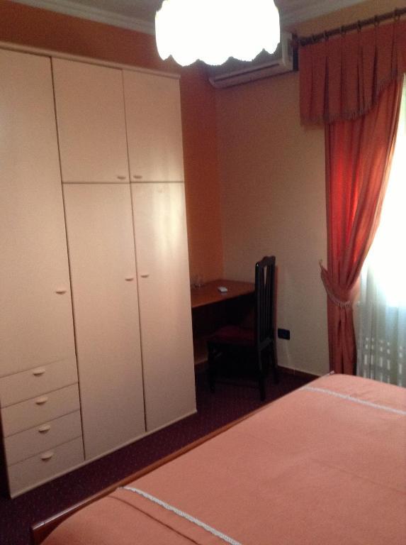 Art Hotel Nirvana Tirana Rum bild